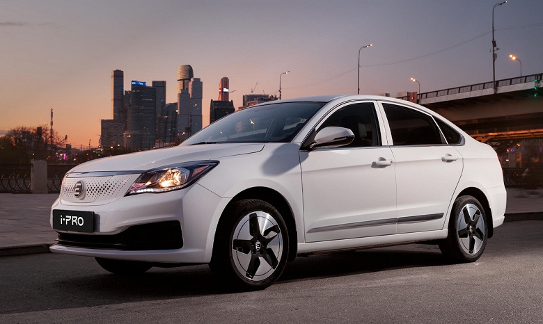 Самые дешёвые в России: российские седаны Evolute i-Pro 2025 распродают со скидкой почти 50%